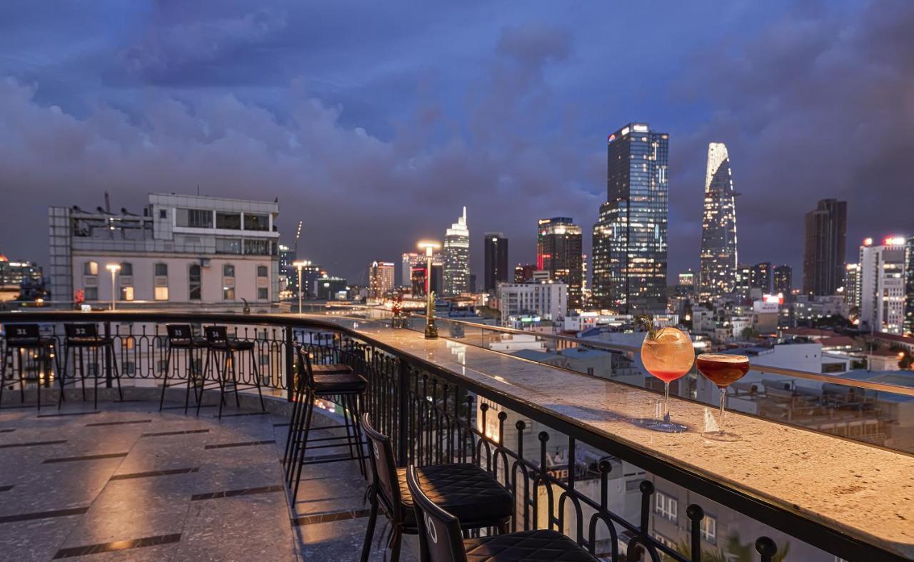 La Siesta Premium Saigon Otel Ho Şi Min Dış mekan fotoğraf View from the rooftop bar