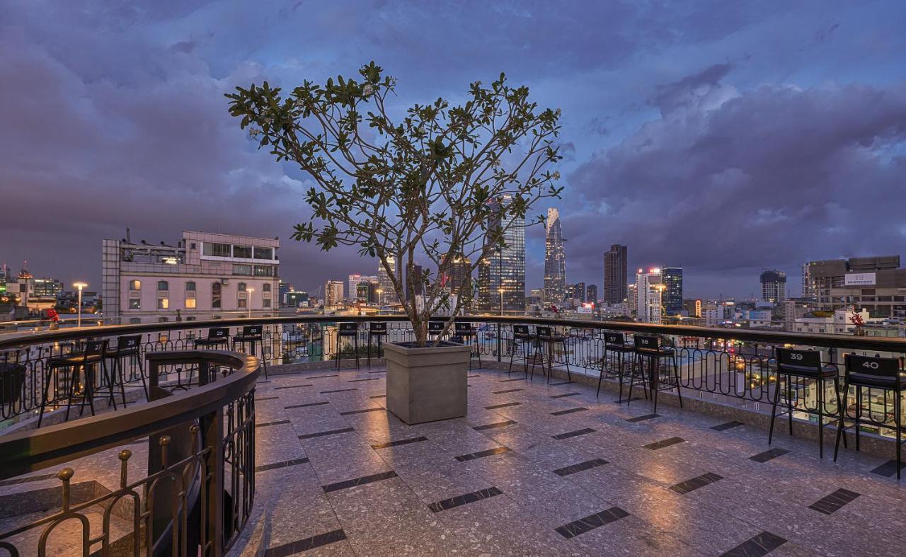 La Siesta Premium Saigon Otel Ho Şi Min Dış mekan fotoğraf The 137 Pillars Hotel rooftop bar