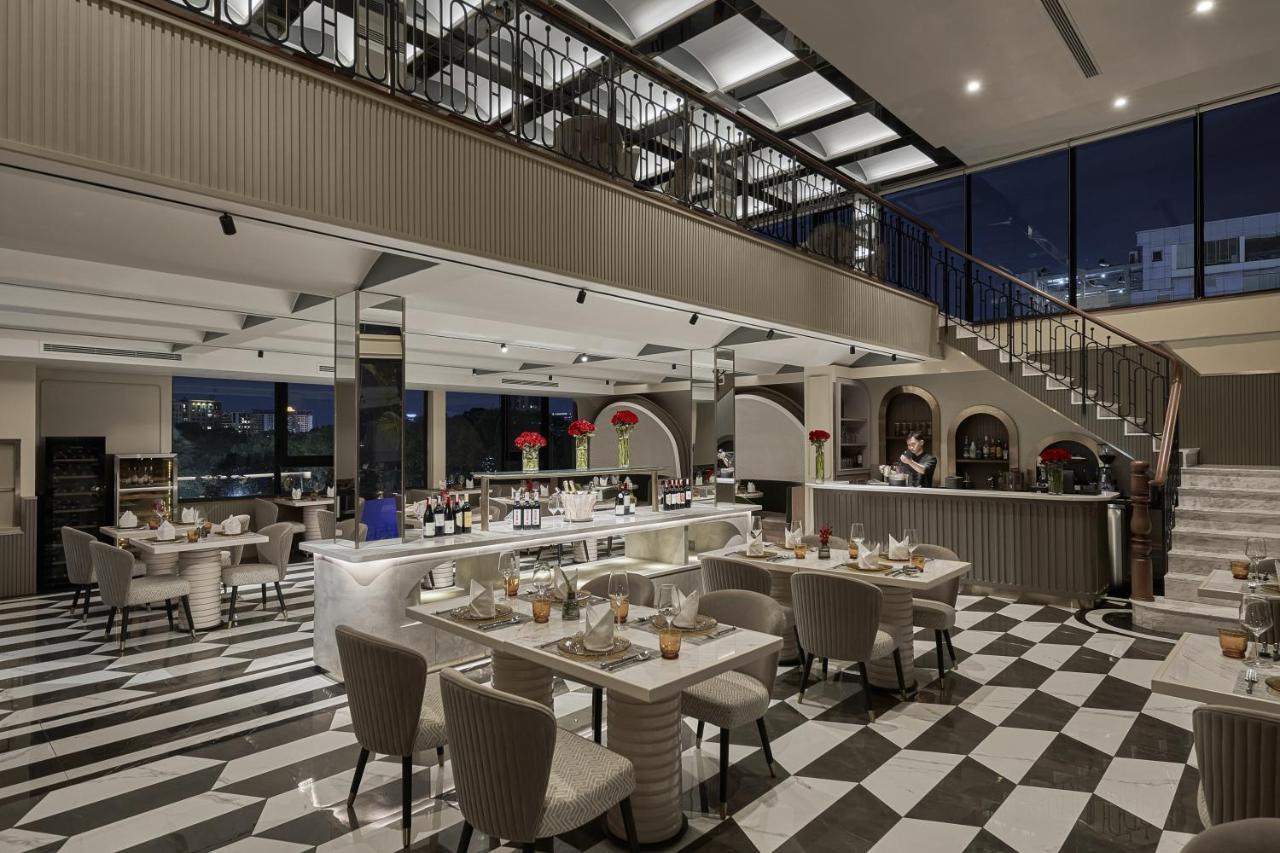 La Siesta Premium Saigon Otel Ho Şi Min Dış mekan fotoğraf The restaurant